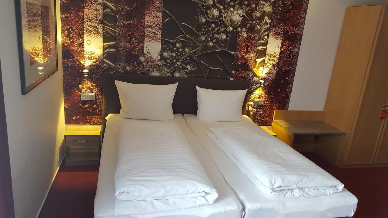 Hotel Aggertal Ґуммерсбах Екстер'єр фото