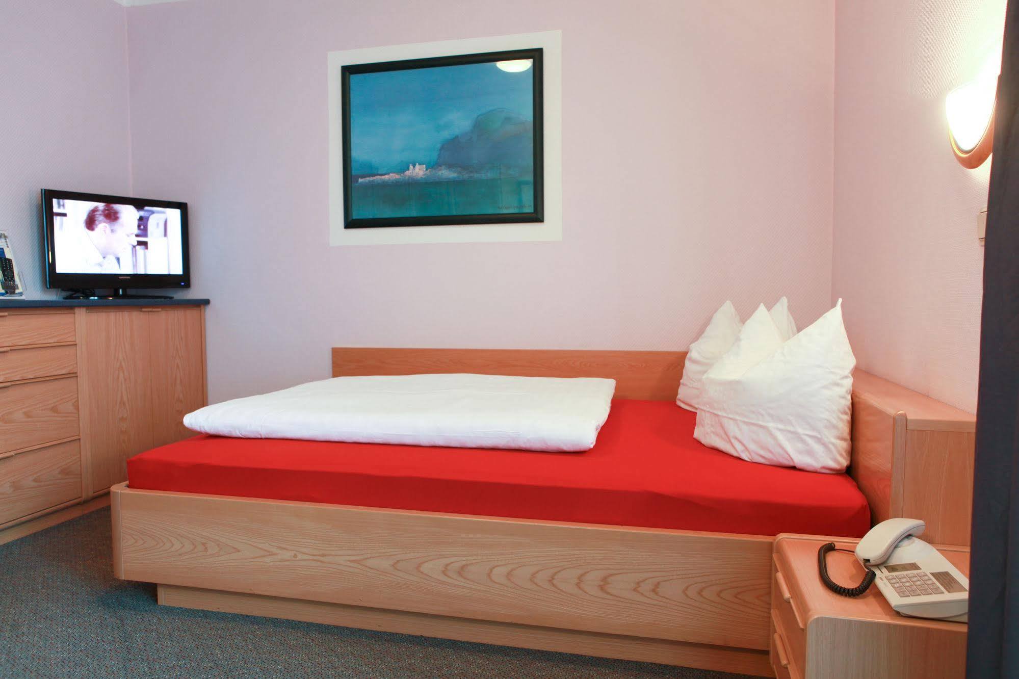 Hotel Aggertal Ґуммерсбах Екстер'єр фото